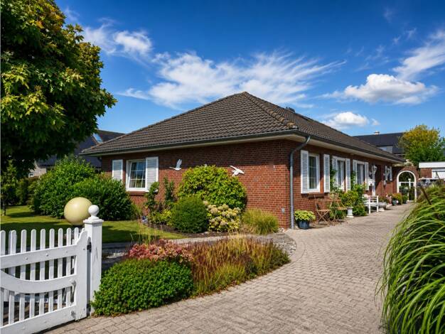 Bungalow zum Kauf 349.000 € 4 Zimmer 134 m² 921 m² Grundstück Bredstedt 25821