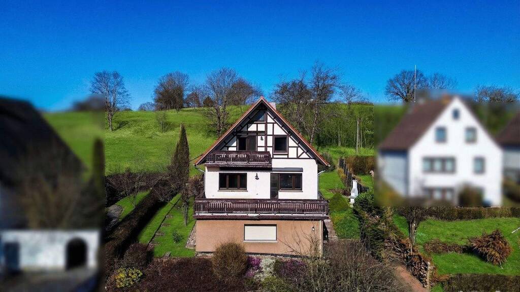 Immobilie in Schmalkalden - Wohnen über den Dächern Schmalkaldens - Einfamilienhaus mit Schlossblick - Bild 0