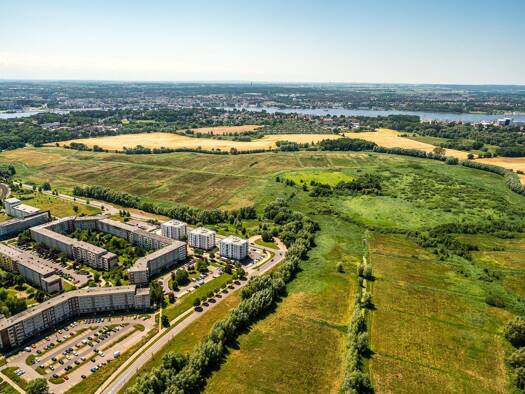 Wohnung zur Miete 1.600 € 5 Zimmer 111,1 m² 1. Geschoss frei ab 01.07.2026 Ilja-Ehrenburg-Straße Toitenwinkel Rostock 18147