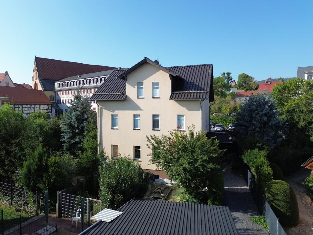 Mehrfamilienhaus zum Kauf provisionsfrei als Kapitalanlage geeignet 489.900 € 12 Zimmer 241 m²<br/>Wohnfläche 716 m²<br/>Grundstück Saalfeld Saalfeld 07318