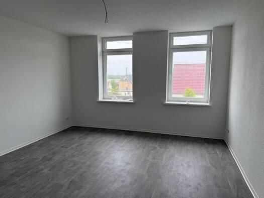 Wohnung zur Miete 772 € 4 Zimmer 96,5 m² frei ab sofort Hugo-Haase-Straße 8 Strehla 01616