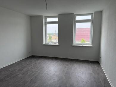 Wohnung zur Miete 772 € 4 Zimmer 96,5 m² Dachgeschoss frei ab sofort Hugo-Haase-Straße 8 Strehla Strehla 01616