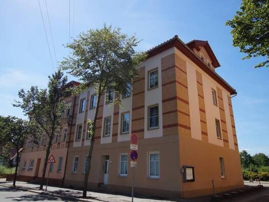 Wohnung zur Miete 320 € 2 Zimmer 59,2 m² 2. Geschoss Bahnhofstraße 9 Triptis 07819
