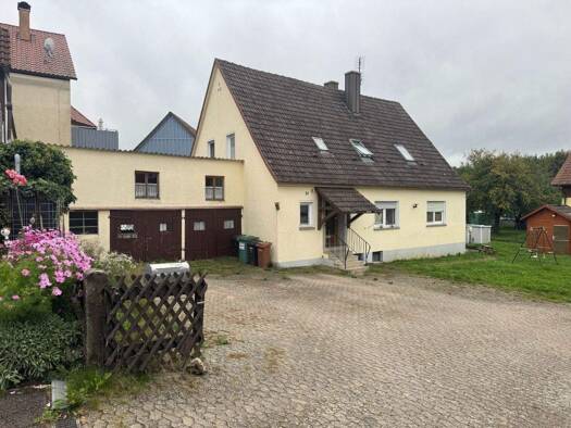 Einfamilienhaus zum Kauf 229.000 € 7 Zimmer 153 m² 820 m² Grundstück Ehingen 91725