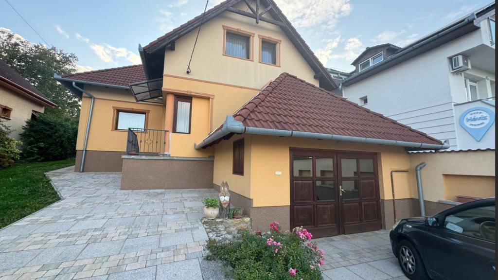 Haus zum Kauf 319.900 € 5 Zimmer 250 m² 990 m² Grundstück Hévíz