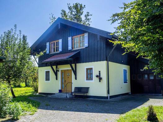 Einfamilienhaus zum Kauf 2.100.000 € 4 Zimmer 168 m² 3.220 m² Grundstück Prien Prien am Chiemsee 83209
