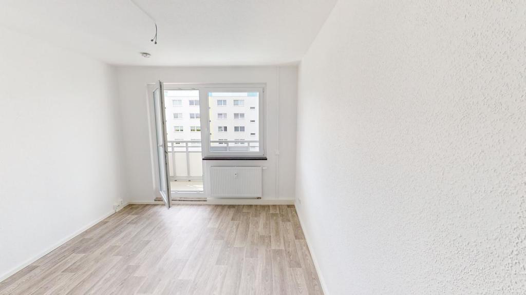 Wohnung zur Miete 637 € 4 Zimmer 108,4 m²<br/>Wohnfläche EG<br/>Geschoss 16.12.2024<br/>Verfügbarkeit Alfred-Neubert-Str. 29 Markersdorf 628 Chemnitz 09123