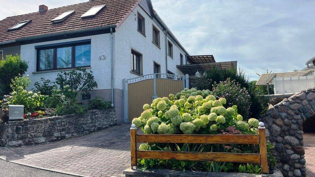 Doppelhaushälfte zum Kauf 281.000 € 6 Zimmer 173,5 m² 749 m² Grundstück Apolda 99510