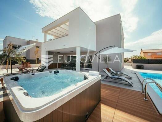 Villa zum Kauf - Erstbezug 790.000 € 3 Zimmer 220 m² Zaton Nin 23232