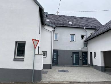 Wohnung zur Miete 890 € 5,5 Zimmer 150 m² Geschoss 2/2 frei ab sofort Steinbach Hadamar 65589