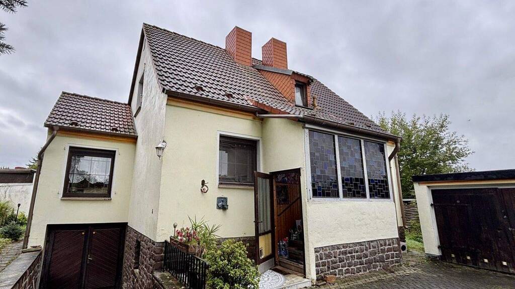 Einfamilienhaus zum Kauf 270.000 € 5 Zimmer 120 m² 866 m² Grundstück Gottfried-Keller-Siedlung Halle 06118