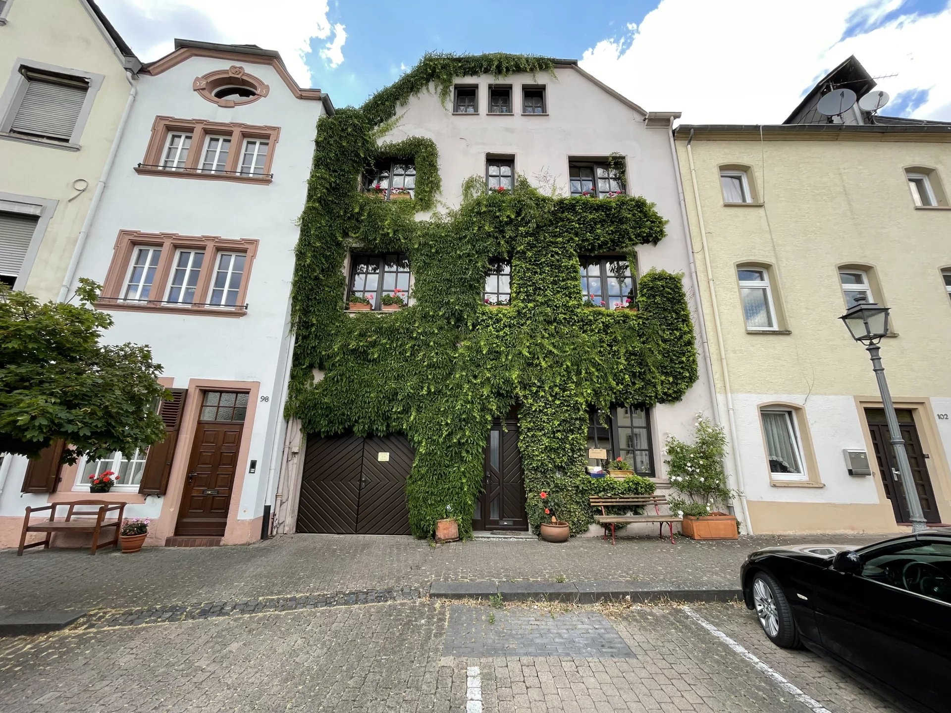 Einfamilienhaus zum Kauf 495.000 € 11 Zimmer 273 m²<br/>Wohnfläche 242 m²<br/>Grundstück Saarburg Saarburg 54439