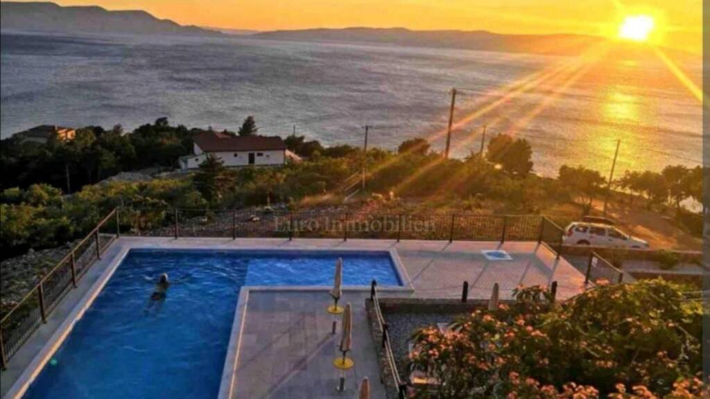 Haus zum Kauf 1.030.000 € 15 Zimmer 450 m² 965 m² Grundstück Sveti Juraj