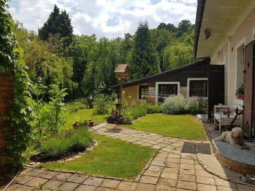 Mehrfamilienhaus zum Kauf 478.000 € 10 Zimmer 300 m² 2.000 m² Grundstück frei ab sofort Pécsely