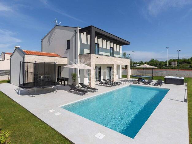 Einfamilienhaus zum Kauf 980.000 € 4 Zimmer 1.756 m² Grundstück Labin 52220