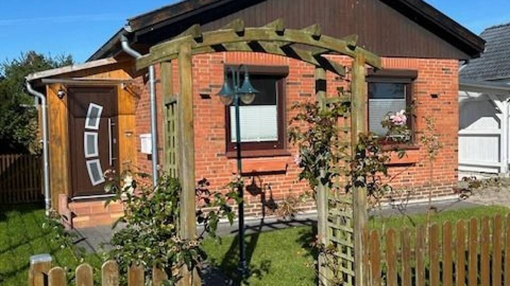 Bungalow zum Kauf 124.999 € 1 Zimmer 45 m² 279 m² Grundstück Horst Hennstedt 25779