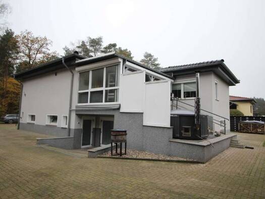 Einfamilienhaus zum Kauf 425.000 € 5 Zimmer 205 m² 977 m² Grundstück Hohes Feld Neustadt-Glewe 19306