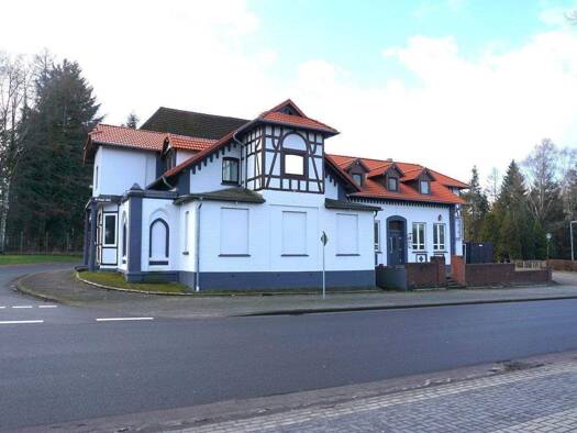 Mehrfamilienhaus zum Kauf provisionsfrei als Kapitalanlage geeignet 658.000 € 15 Zimmer 743 m² 4.202 m² Grundstück Munster Munster 29633