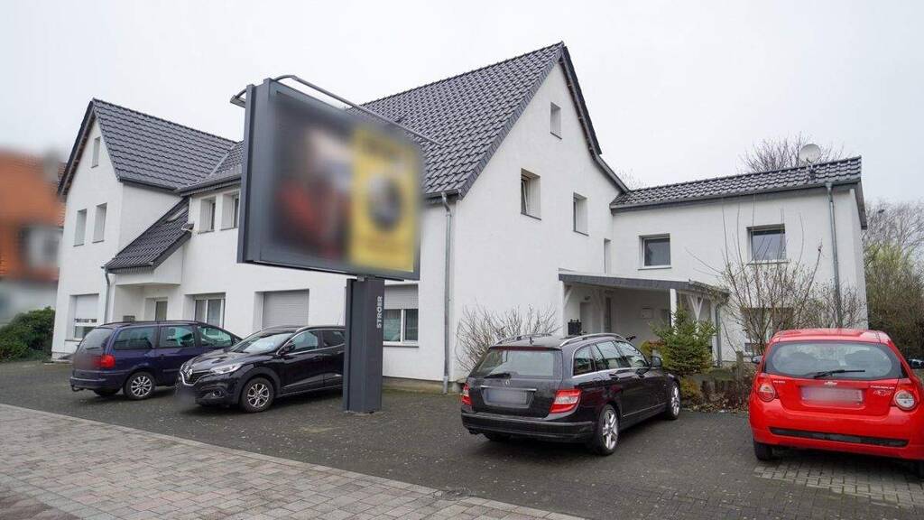 Mehrfamilienhaus zum Kauf 799.000 € 19 Zimmer 489,1 m² 1.960 m² Grundstück Salzkotten 33154