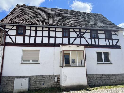 Bauernhaus zum Kauf 8 Zimmer 231,7 m² 647 m² Grundstück frei ab sofort Niederbösa 99718