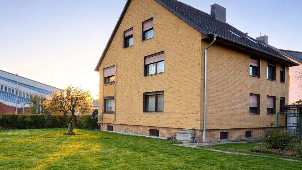 Mehrfamilienhaus zum Kauf 595.000 € 10 Zimmer 275 m² 813 m² Grundstück Berenbostel Garbsen / Berenbostel 30827
