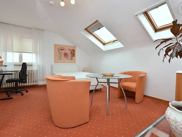 WG-Zimmer zur Miete auf Zeit 720 € 20 m² 1. Geschoss frei ab 01.11.2026 Feuerbach Stuttgart 70469