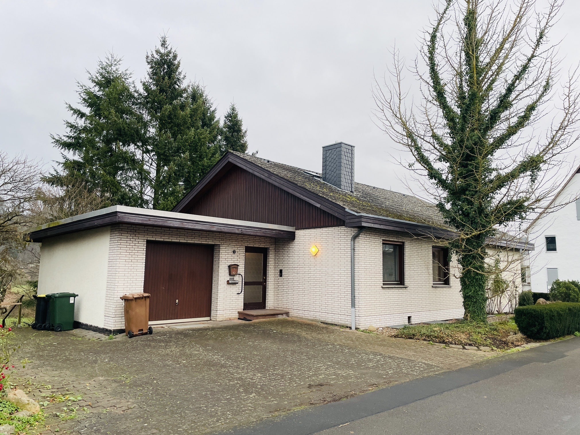 Einfamilienhaus zum Kauf 149.000 € 6 Zimmer 174,5 m²<br/>Wohnfläche 1.623 m²<br/>Grundstück Lippoldsberg Wesertal 34399