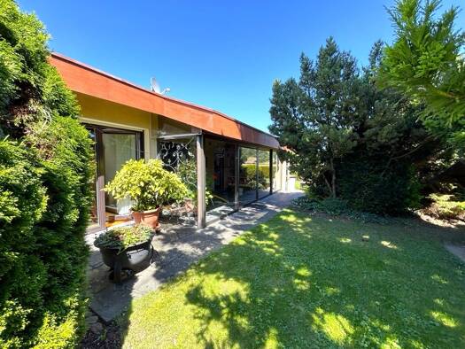 Einfamilienhaus zum Kauf 850.000 € 9 Zimmer 240,3 m² 1.288 m² Grundstück Dettingen unter Teck 73265