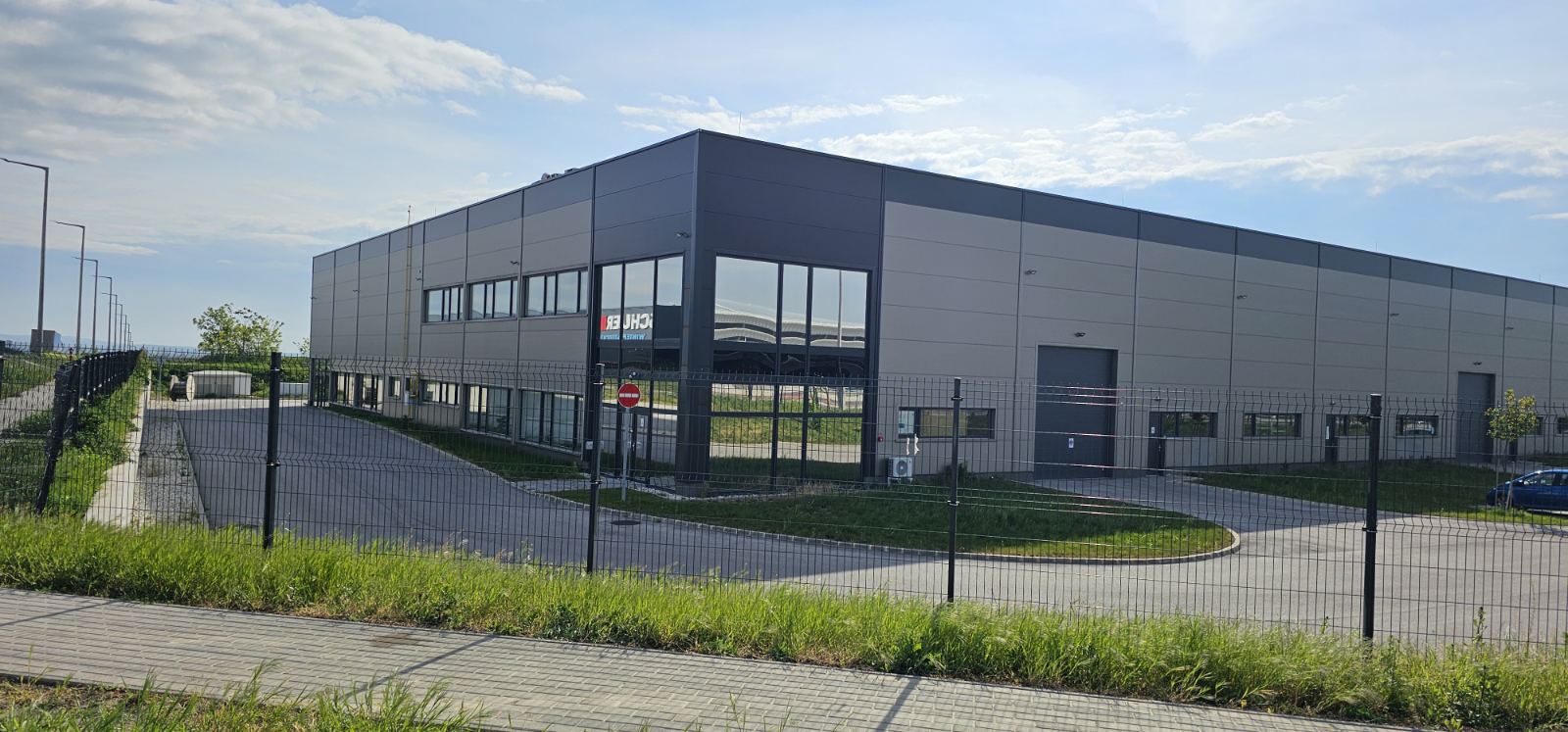 Lagerhalle zur Miete 27.000 € 6.000 m²<br/>Lagerfläche Székesfehérvár 8000