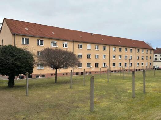 Wohnung zur Miete 365 € 3 Zimmer 58 m² Geschoss 2/3 frei ab 01.01.2026 Querfurt 06268