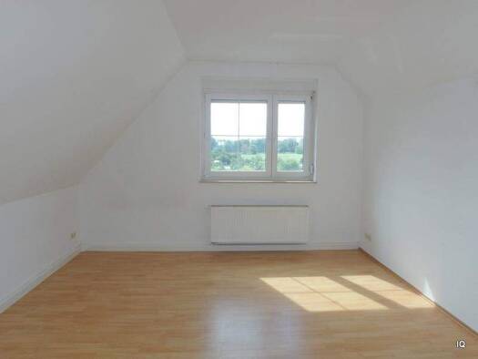 Wohnung zur Miete 365 € 2,5 Zimmer 65 m² 3. Geschoss Lange Straße 51 Pulsen Röderaue 01609