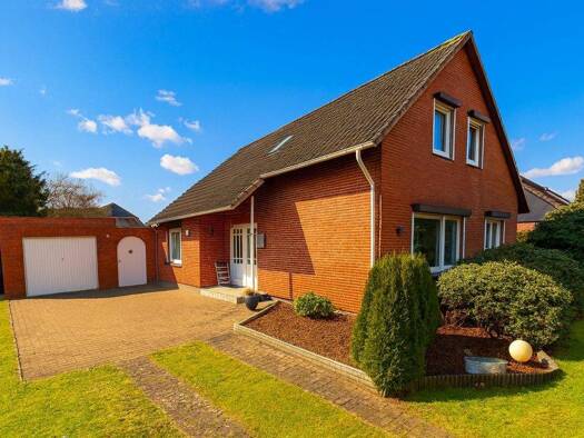 Einfamilienhaus zum Kauf 265.000 € 4 Zimmer 112,1 m² 793 m² Grundstück Meldorf 25704