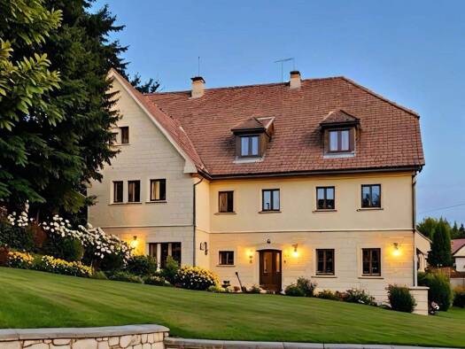 Einfamilienhaus zum Kauf provisionsfrei 8 Zimmer 250 m² 2.000 m² Grundstück Roßmäßlerstraße 35-37 Tharandt 01737