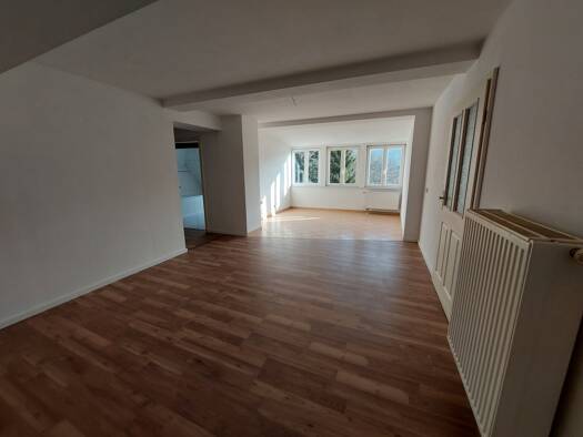 Wohnung zur Miete 325 € 3 Zimmer 65 m² 3. Geschoss frei ab sofort Roßwein 04741