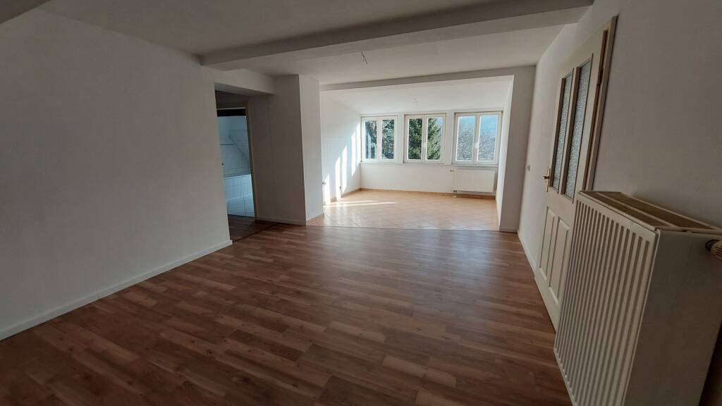 Wohnung zur Miete 325 € 3 Zimmer 65 m² 3. Geschoss frei ab sofort Roßwein 04741