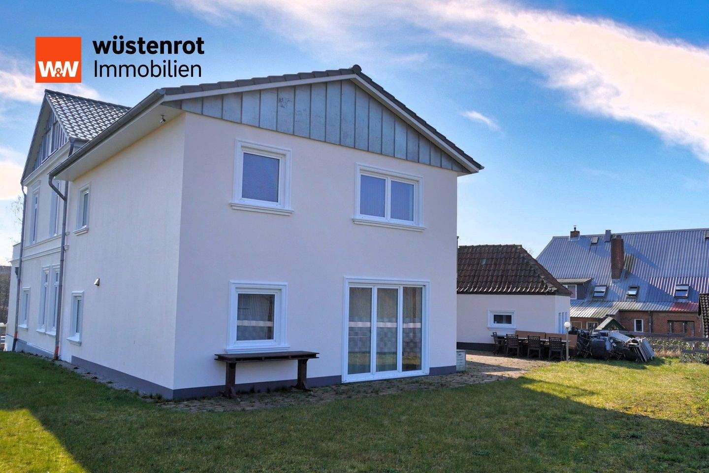 Immobilie in Süsel - Repräsentative Villa mit vielseitigen Nutzungsmöglichkeiten in Ostseenähe - 365 qm, 13 Zimmer - Große Familie - Generationswohnen - Wohnen & Arbeiten  - Bild 3