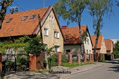 Einfamilienhaus zum Kauf Zwangsversteigerung 117.000 € 4 Zimmer 76 m² 720 m² Grundstück Stadtgebiet Süd Neubrandenburg 17033