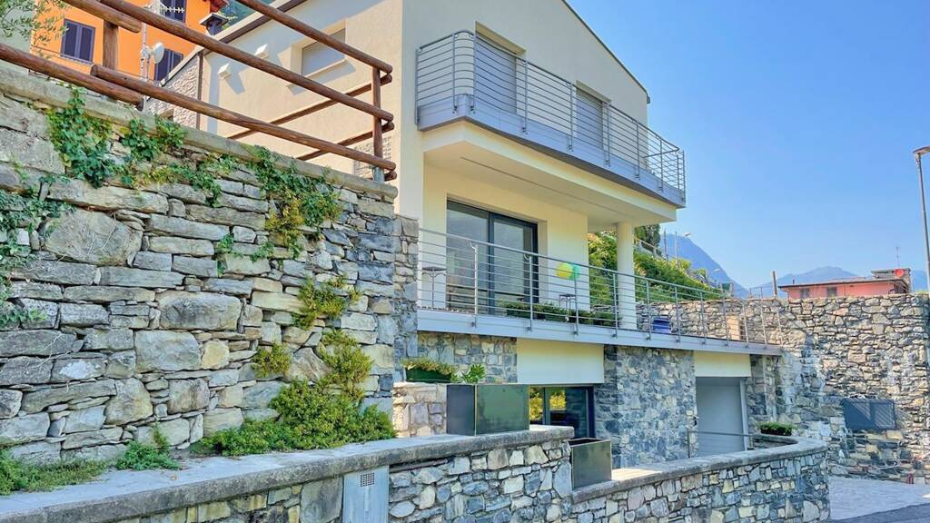 Villa zum Kauf 1.050.000 € 5 Zimmer 205 m² 200 m² Grundstück Seeblick Laglio 22010