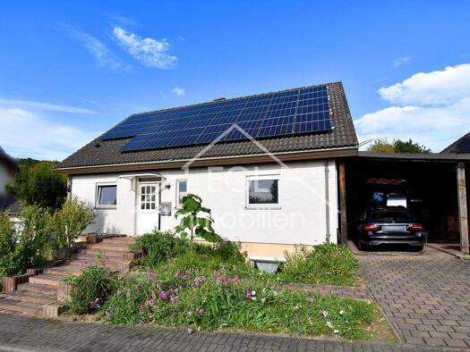 Haus zum Kauf 270.000 € 7 Zimmer 186 m² 900 m² Grundstück Auel 56357