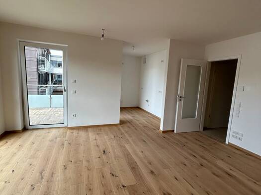 Wohnung zur Miete 965 € 2 Zimmer 64,3 m² 1. Geschoss frei ab sofort Deggendorf 94469