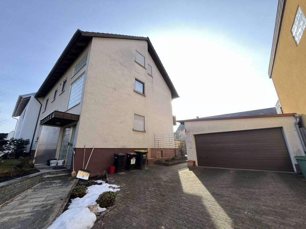 Immobilie in Geldersheim - Zweifamilienhaus mit Entwicklungspotenzial - 97505 Geldersheim - Bild 1