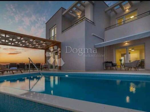 Einfamilienhaus zum Kauf 750.000 € 8 Zimmer 225 m² Brodarica, Šibenik - Okolica Šibenik 22000