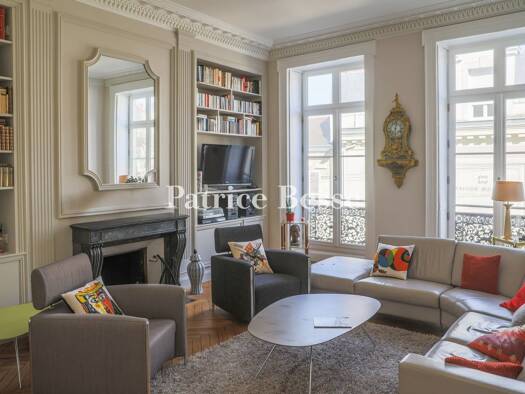 Haus zum Kauf 1.450.000 € 16 Zimmer 468 m² 262 m² Grundstück Centre Angers 49000