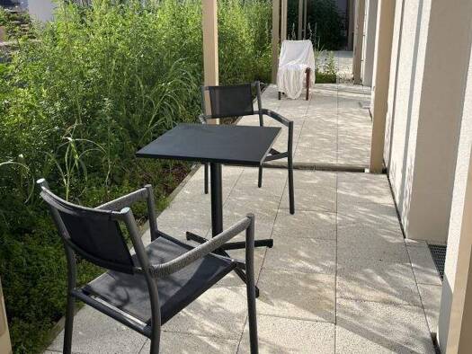 Wohnung zur Miete 582 € 2 Zimmer 56 m² Arnsdorf 01477