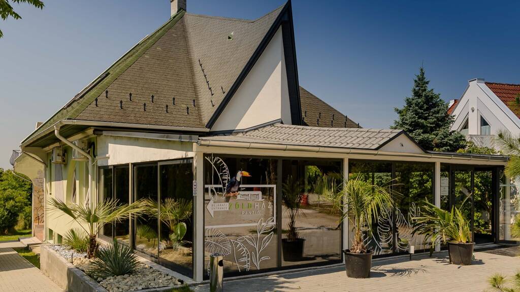 Mehrfamilienhaus zum Kauf provisionsfrei als Kapitalanlage geeignet 1.090.000 € 21 Zimmer 900 m² 3.874 m² Grundstück Gyenesdiás