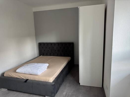 WG-Zimmer zur Miete Wohnen auf Zeit 610 € 14 m² frei ab sofort Obertürkheimer Straße 0 Mettingen Esslingen 73733