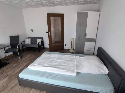 WG-Zimmer zur Miete Wohnen auf Zeit 1.100 € 35 m² frei ab 30.06.2026 Reußensteinstraße 0 Böblingen 71032