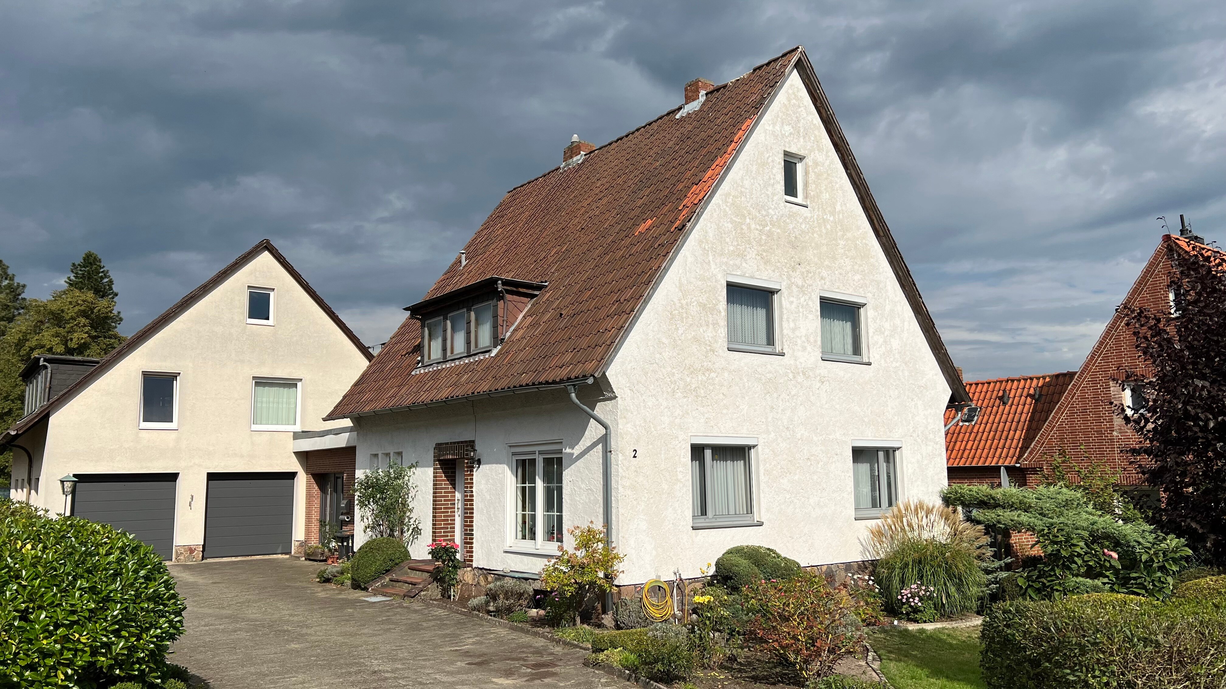 Mehrfamilienhaus zum Kauf provisionsfrei 398.000 € 10 Zimmer 284 m²<br/>Wohnfläche 1.338 m²<br/>Grundstück ab sofort<br/>Verfügbarkeit Talstraße 2 Holdenstedt Uelzen 29525