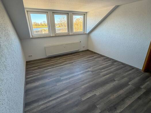 Wohnung zur Miete 368 € 3 Zimmer 66,9 m² 3. Geschoss Werdau 08412