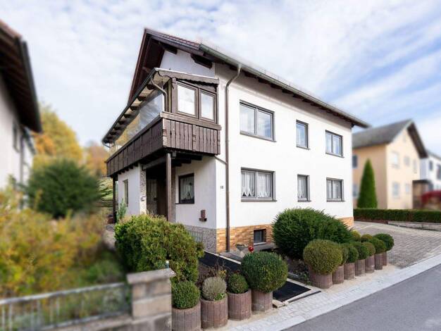 Haus zum Kauf 295.000 € 9 Zimmer 208 m² 771 m² Grundstück frei ab sofort Sonnefeld 96242